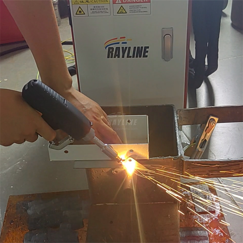 Industrial Laser Welder - เครื่องเชื่อมเลเซอร์แบบพกพาขนาดเล็ก รุ่นใหม่ 3 in 1 เชื่อม