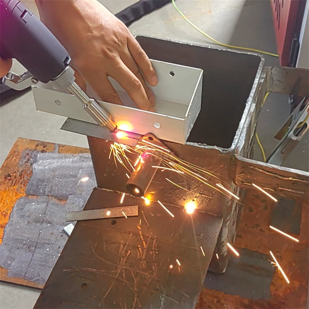 เครื่องเชื่อมเลเซอร์แบบพกพาขนา - Industrial Laser Welder บทวิจารณ์และราคา